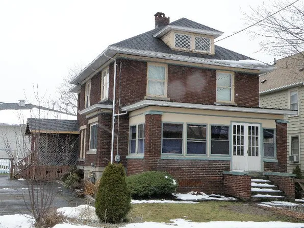 121 Mott St, Corry, PA 16407