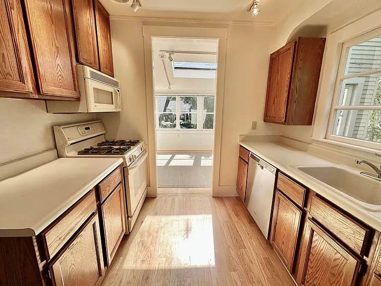 23 Sycamore Ave — Photo 14