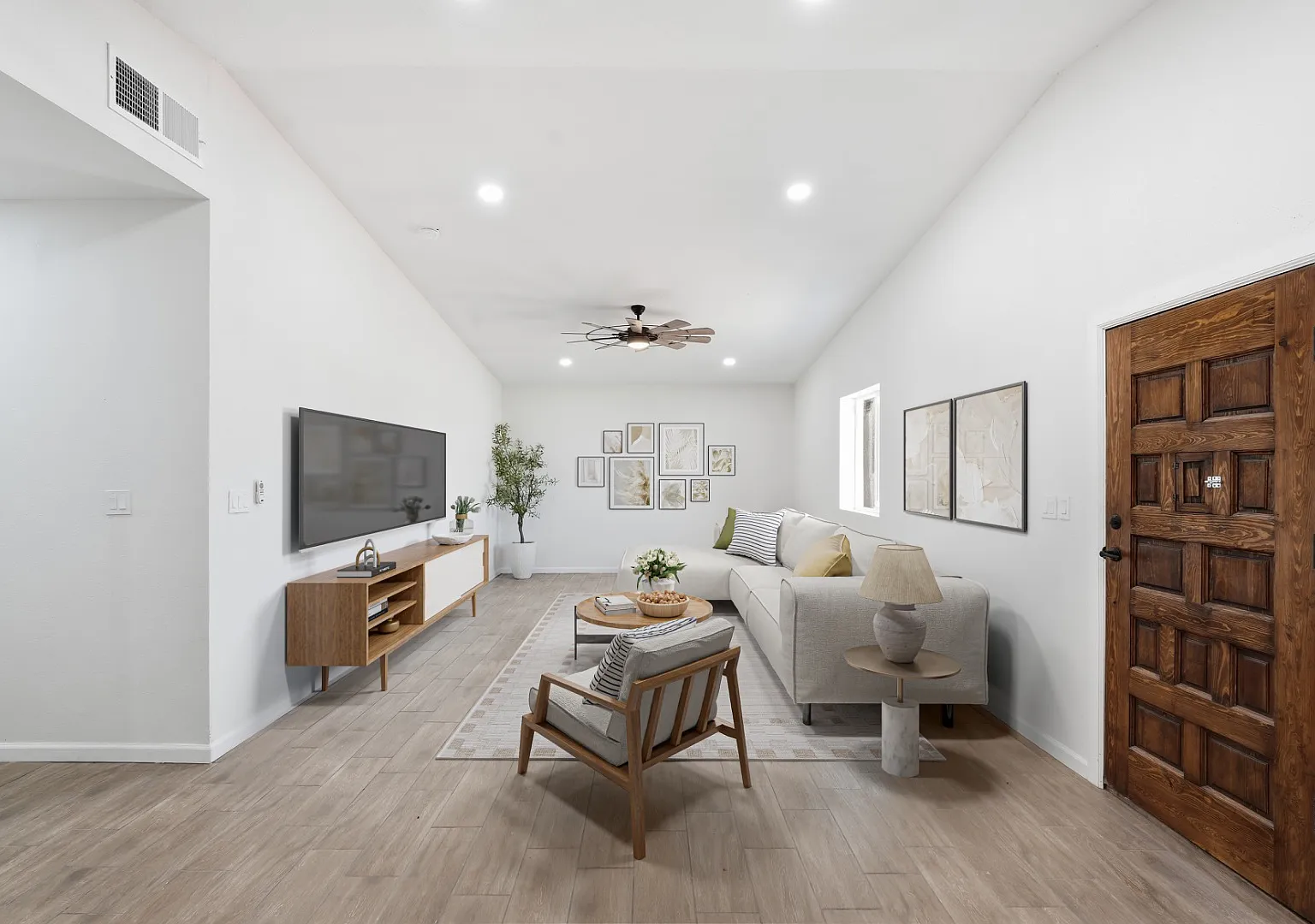 536 James Street — Photo 3
