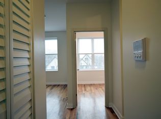 3804 W Montrose Ave #201, Chicago, IL 60618