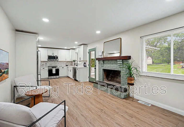 2569 Richmar Dr — Photo 8
