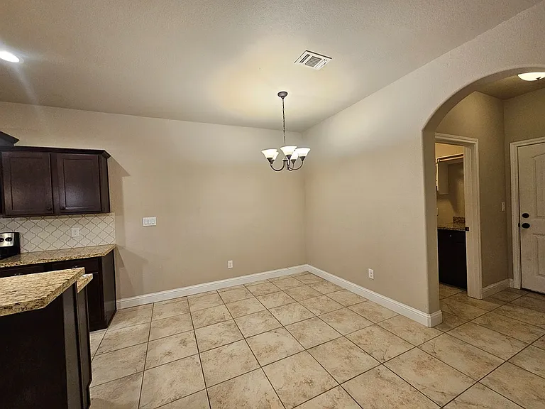 14 Devon Ct — Photo 4