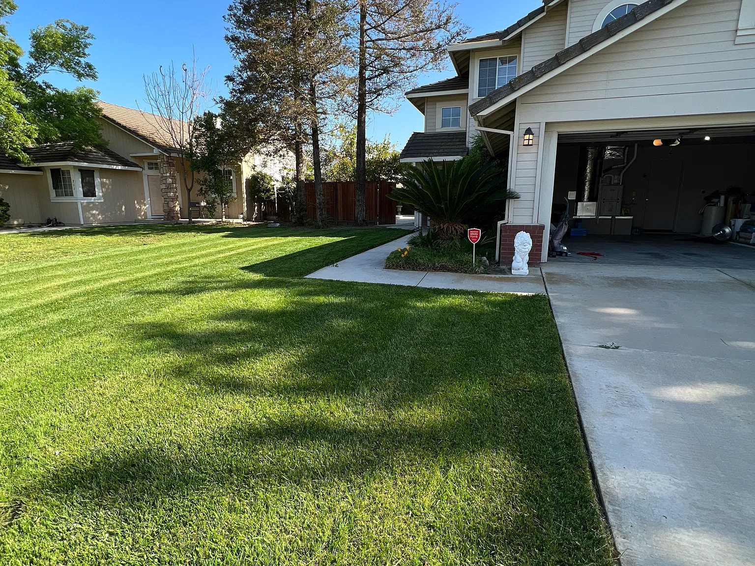 4 bed, 1900 sqft, $2,900 — Photo 2