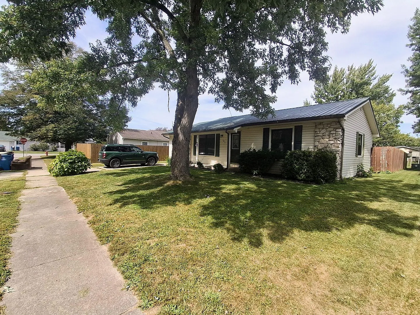 Charming 3-Bedroom Home with Fenced Yard, Central Air & 2-Car Garage! — Photo 3