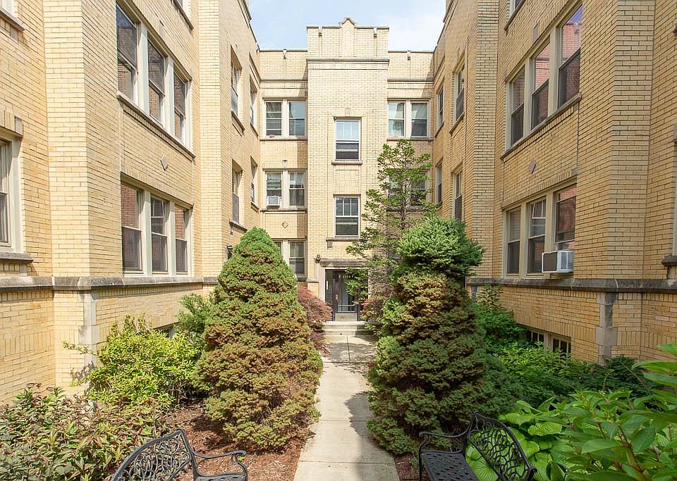1st image of 4311 N Francisco Ave #D2