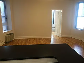Rented by Metropolis Real Estate of Manhattan
