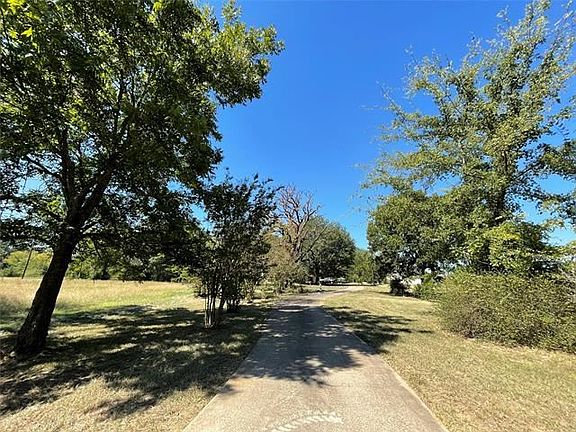 3rd image of 137 County Road 4275