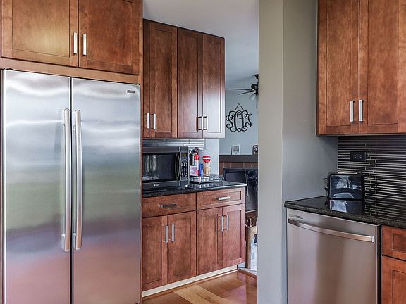 3rd image of 1933 Wildwood Cir