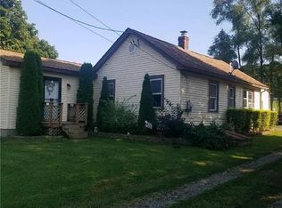 8542 East Ave, Gasport, NY 14067