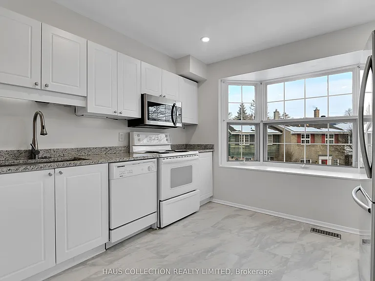 884 Walkley Rd — Photo 10