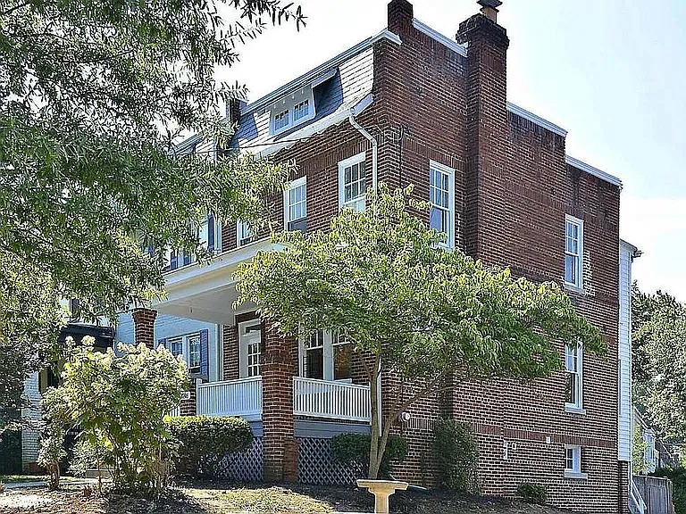 6 bed, 2200 sqft, $7,000 — Photo 1