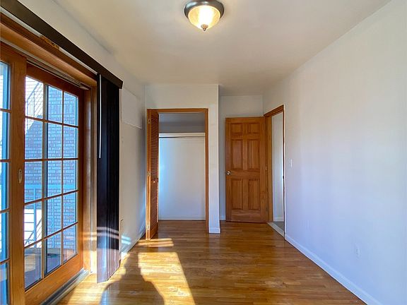 5th image of 20-47 42nd St
