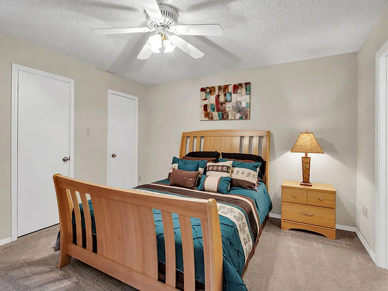 Seasons Apartments — Photo 34