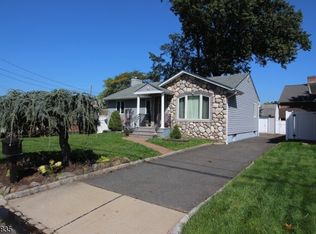 15 New York Ave, Clark, NJ 07066