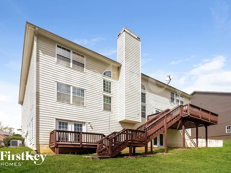 1421 Kentmire Ct — Photo 17