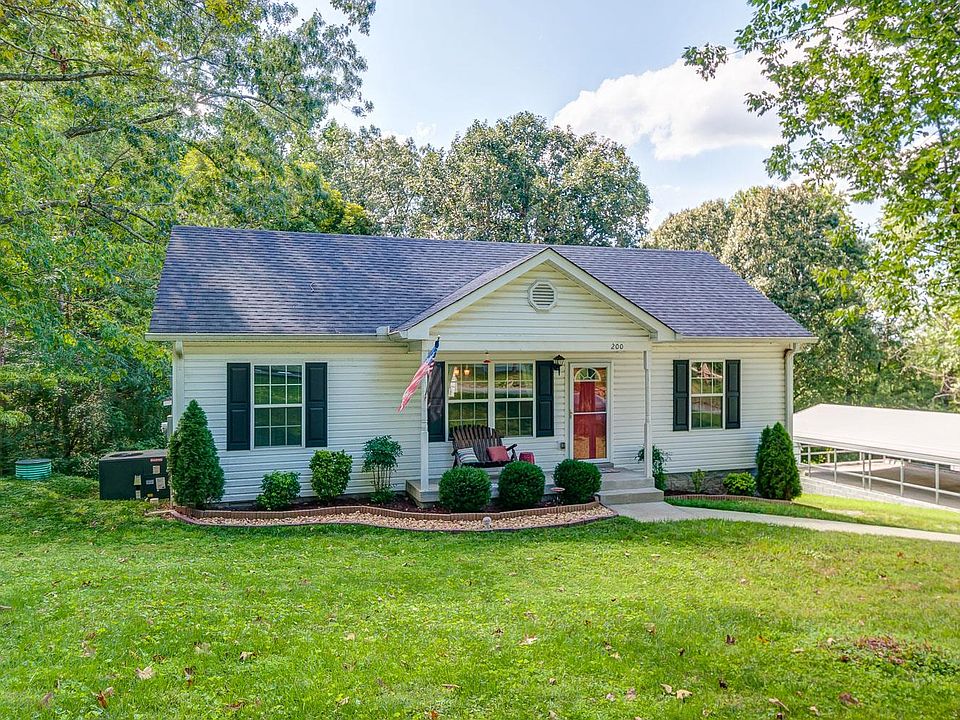 1st image of 200 Maple Dr
