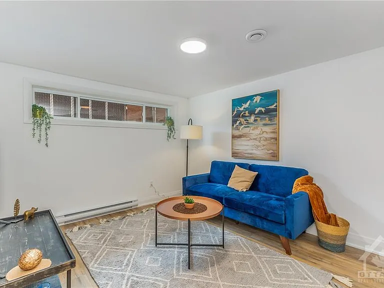 2093 Saunderson Dr — Photo 7