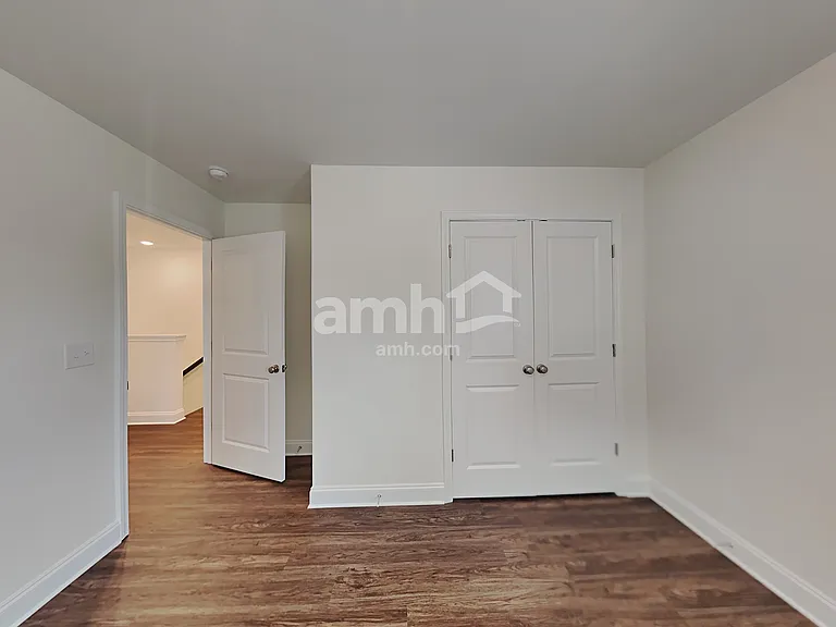 405 Levon Ct — Photo 27