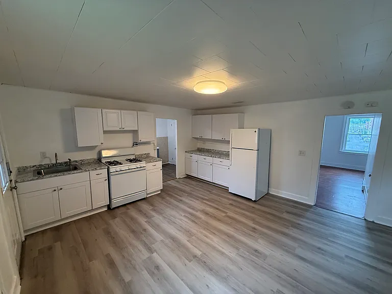 11 Van Vechten St #11C — Photo 2