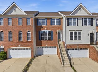25828 Kirkwood Sq, Chantilly, VA 20152