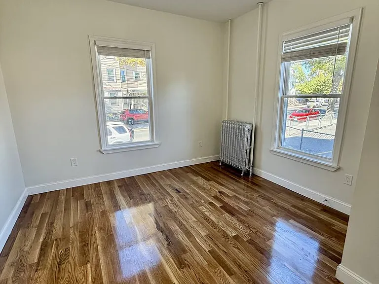 122 Chestnut St — Photo 4