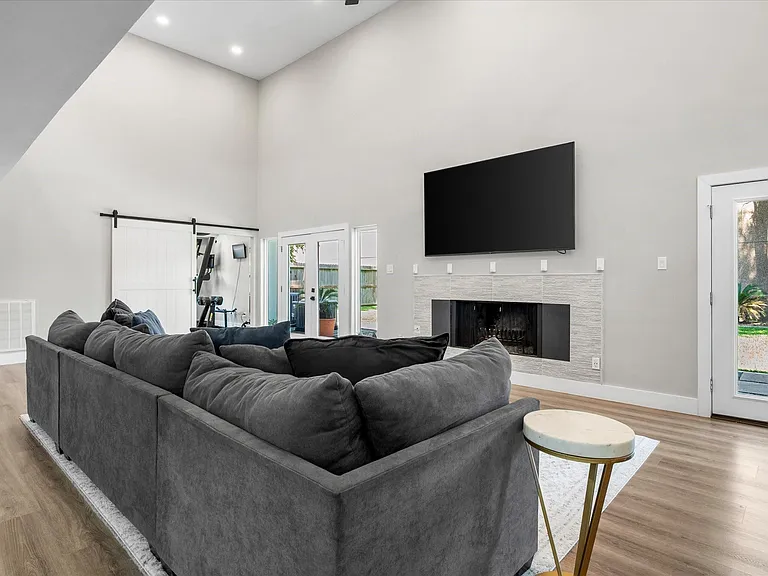 8202 Argentina St — Photo 11