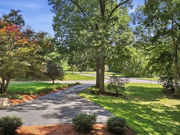 5th image of 16 Sequoia Ln