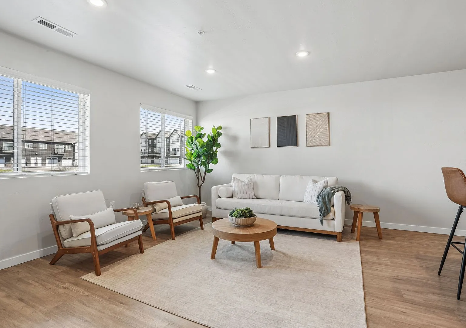 1580 Main Townhomes and Apartments — Photo 3