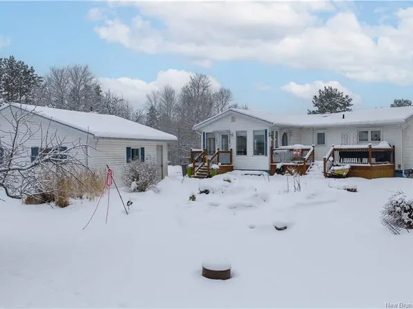 13 Cougle Rd, Sussex Corner, NB E4E 2S5
