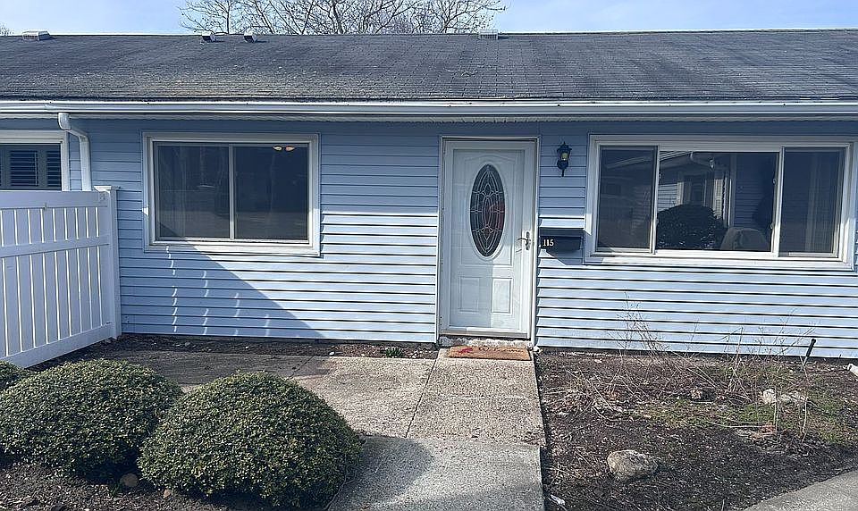 1st image of 115 Storm Dr
