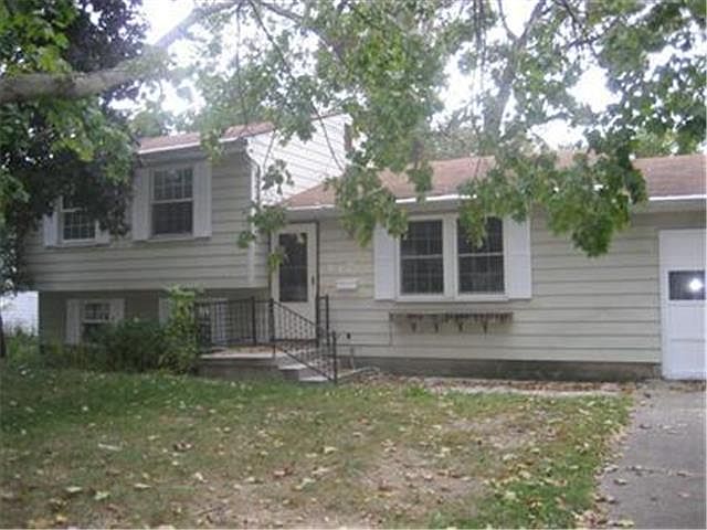 1st image of 447 Suzanne Dr