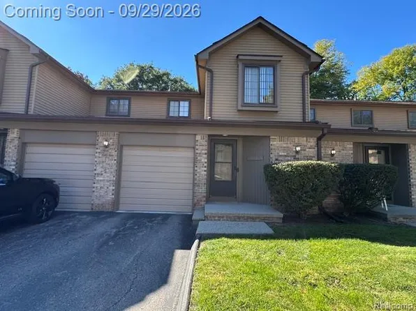 18688 W Thirteen Mile Rd APT 5, Beverly Hills, MI 48025