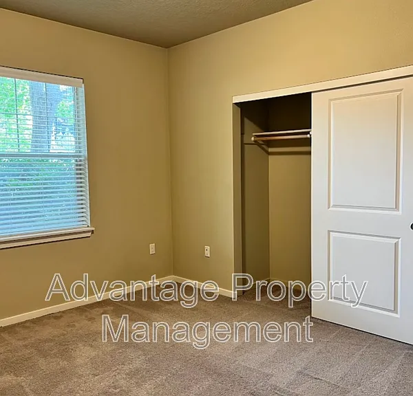 523 Catron St N #5 — Photo 31