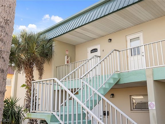 3rd image of 1707 Golf Club Dr #5