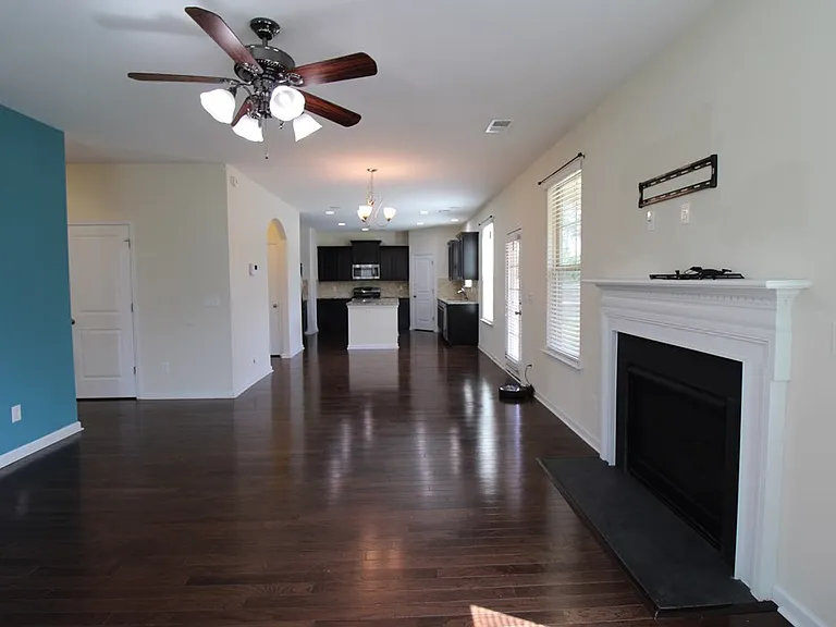 870 Cormier Dr — Photo 9