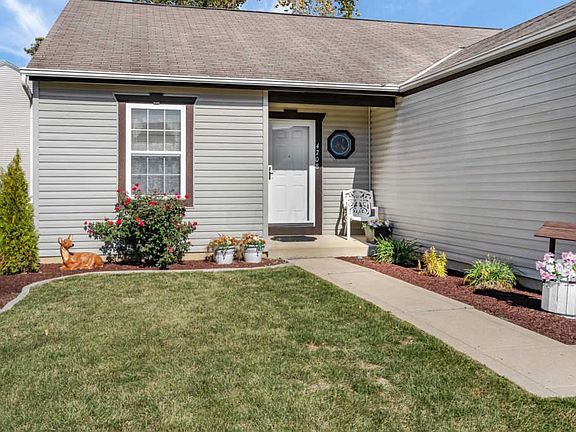3rd image of 4708 Harbinger Cir E