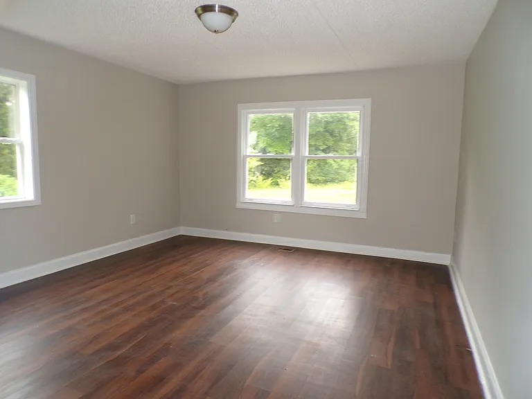 5223 Loop Rd — Photo 4