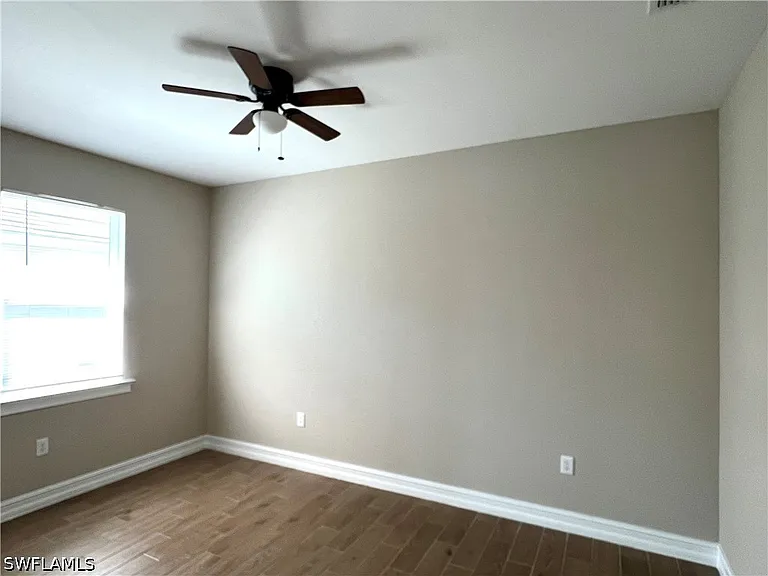 1130 Rolling Brook Ln — Photo 9