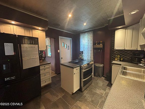 4th image of 1454 W Wood St