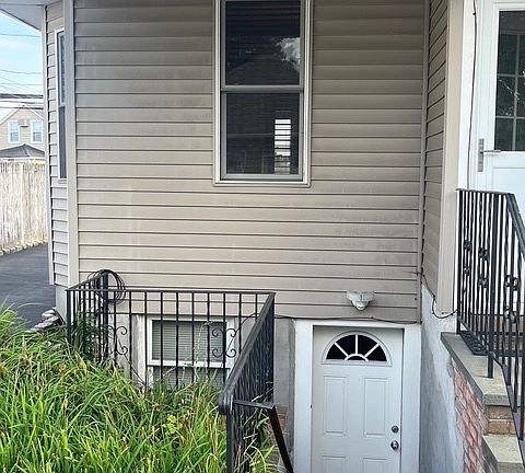 5th image of 172 W Nicholai St