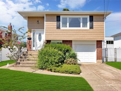 207 N Virginia Avenue, Massapequa, NY, 11758