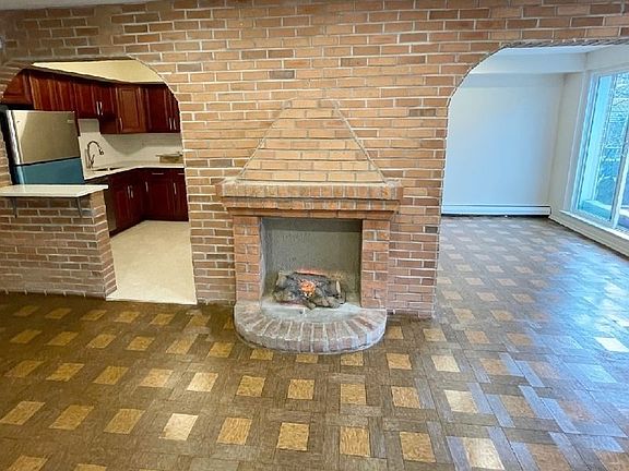 5th image of 20-30 Hazen St #1F