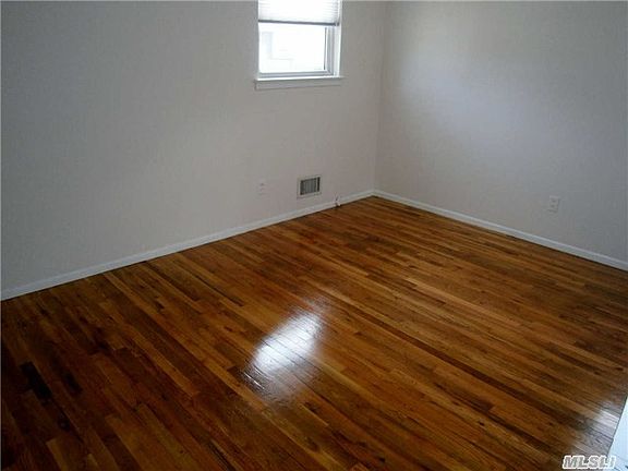 4th image of 30 Strauss Ave