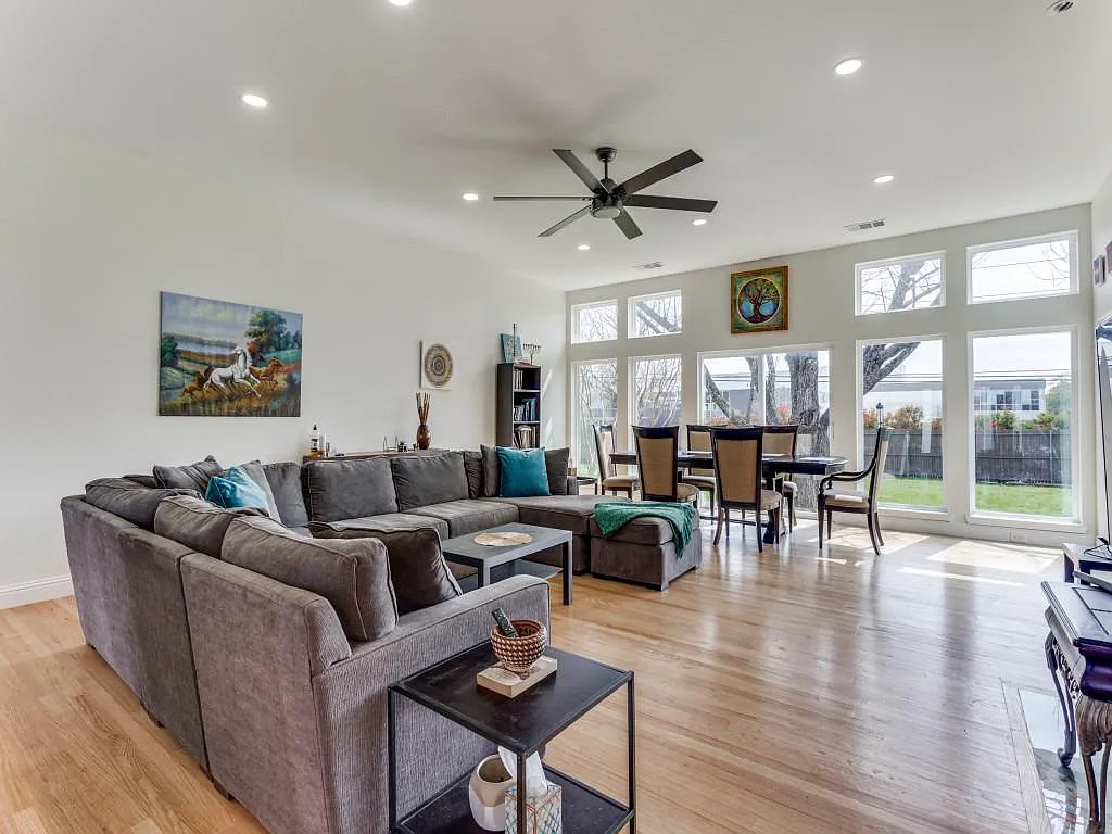 5 bed, 3100 sqft, $5,500 — Photo 3