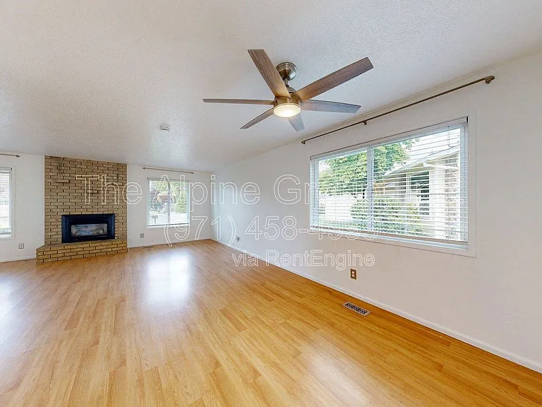 2314 SE 53rd Ave — Photo 8