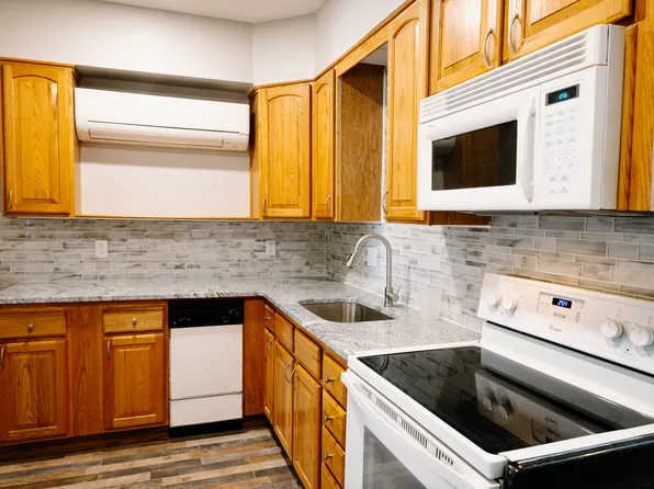 62 W Grand Ave #101, Old Orchard Beach, ME 04064