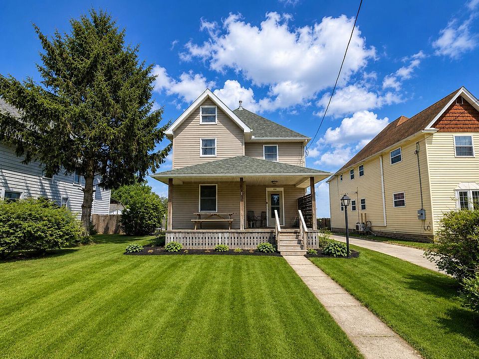 1st image of 300 Summit St