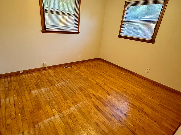 1102 Brighton Dr #B — Photo 8