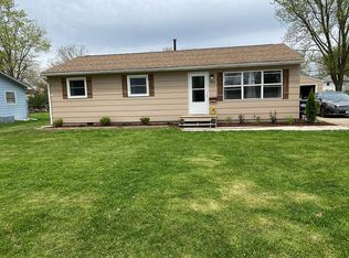 1016 Bowler St, Hiawatha, IA 52233