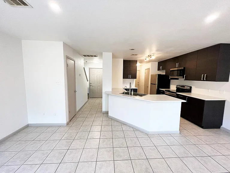 9708 Sugar Hill Dr #B — Photo 3